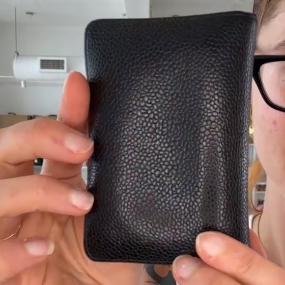 Auth Stunning Caviar Leather Billfold Wallet by CHANEL - Picture 4 of 5